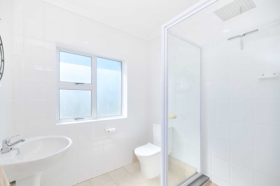 5 Bedroom Property for Sale in Kleinbaai Western Cape